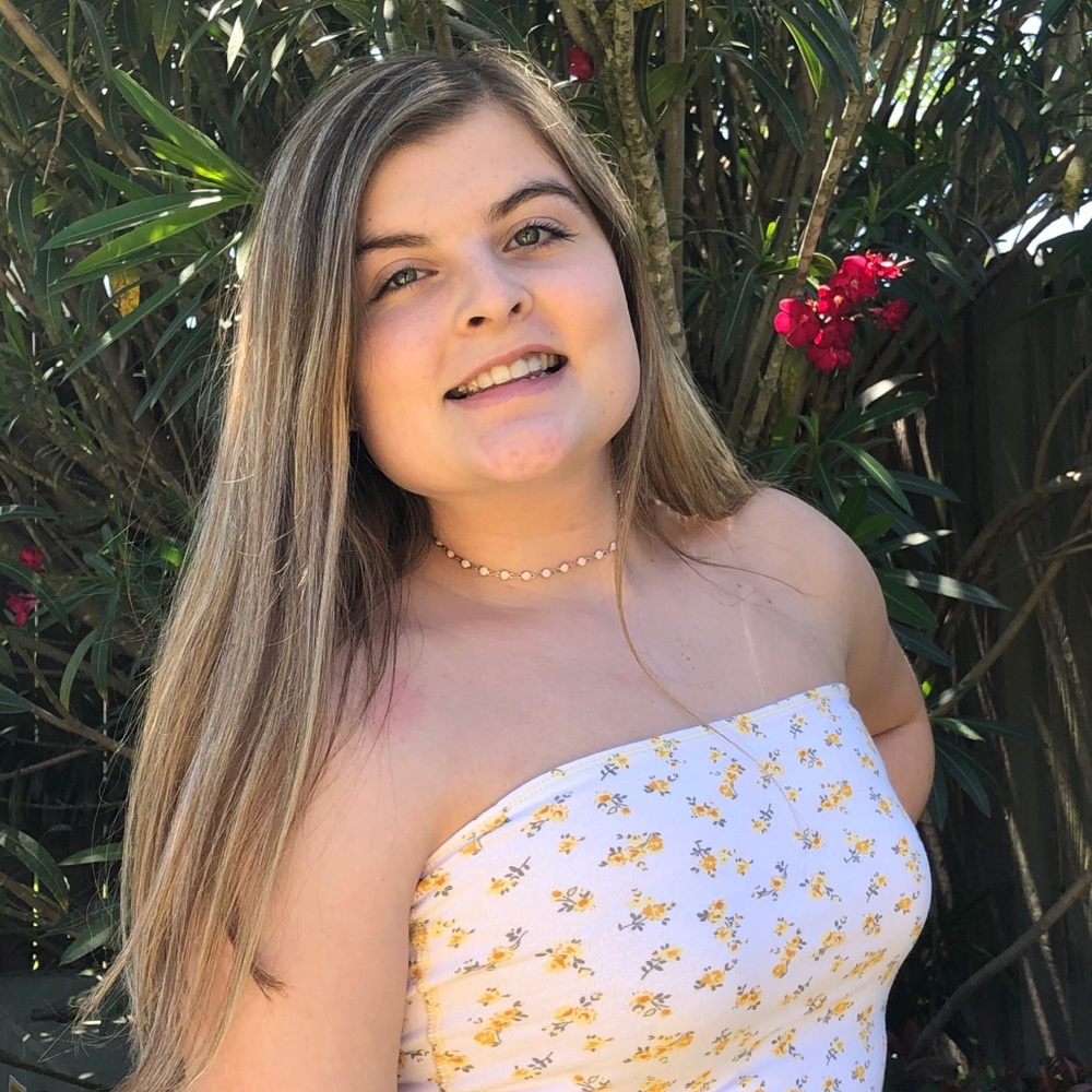 Meet your Posher, Alyssa